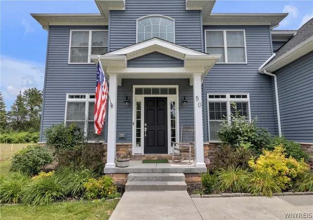 Photo 3 of Single family home for sale at 50 Autumn Crk Ct, East Amherst, NY 14051 | MLS# B1703956 | Listing updated on 2026-08-06