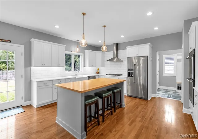 Photo 3 of Single family home for sale at 50 Autumn Crk Ct, East Amherst, NY 14051 | MLS# B1703956 | Listing updated on 2026-08-06