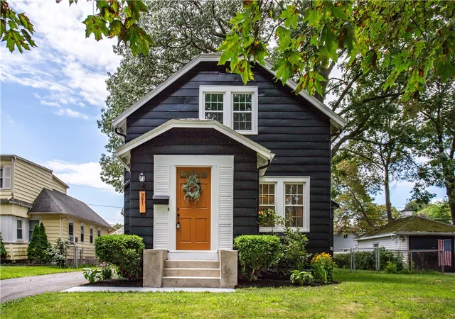 Photo 1 of Sale Pending at 21 Sheraton Dr, Rochester, NY 14616 | MLS# R1704821 | Listing updated on 2026-09-09