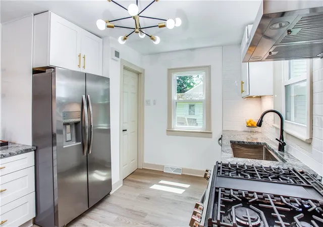 Photo 4 of Sale Pending at 21 Sheraton Dr, Rochester, NY 14616 | MLS# R1704821 | Listing updated on 2026-09-09
