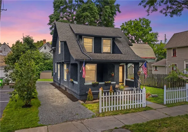 Photo 1 of Single family home for sale at 372 W Gray St, Elmira, NY 14905 | MLS# R1702595 | Listing updated on 2026-09-14