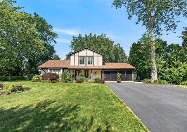 Photo 1 of Sale Pending at 175 Troutbeck Ln, Rochester, NY 14626 | MLS# R1700748 | Listing updated on 2026-08-12