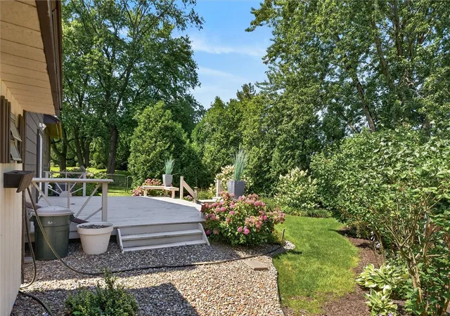 Photo 4 of Sale Pending at 175 Troutbeck Ln, Rochester, NY 14626 | MLS# R1700748 | Listing updated on 2026-08-12