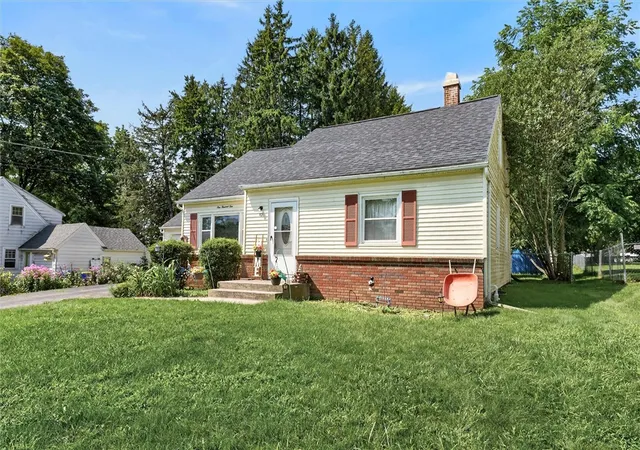 Photo 2 of Single family home for sale at 101 Hubbard Dr, North Chili, NY 14514 | MLS# R1704809 | Listing updated on 2026-09-06