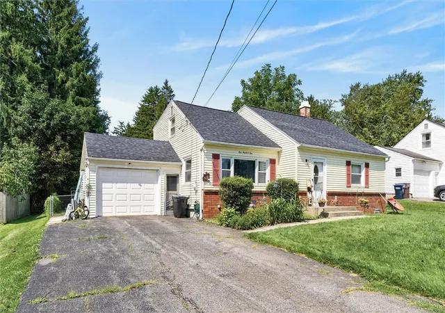 Photo 3 of Single family home for sale at 101 Hubbard Dr, North Chili, NY 14514 | MLS# R1704809 | Listing updated on 2026-09-06