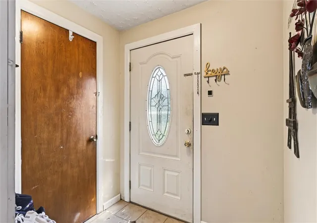 Photo 3 of Single family home for sale at 101 Hubbard Dr, North Chili, NY 14514 | MLS# R1704809 | Listing updated on 2026-09-06