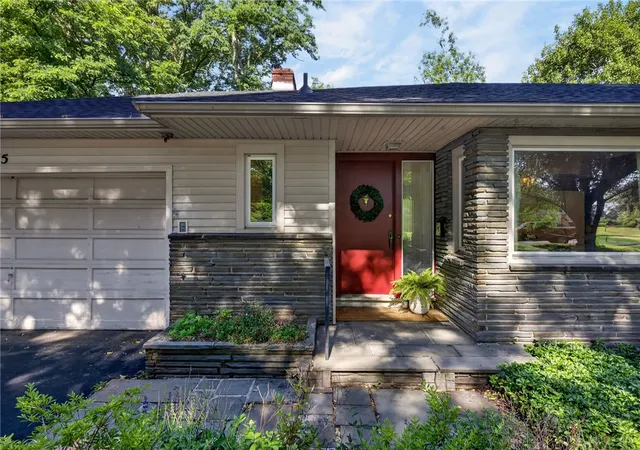 Photo 3 of Sale Pending at 275 Clover St, Rochester, NY 14610 | MLS# R1704820 | Listing updated on 2026-08-19