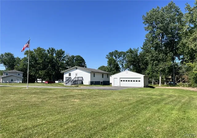 Photo 3 of Sale Pending at 5981 E Pine Grv Rd, Cicero, NY 13039 | MLS# S1704402 | Listing updated on 2026-08-16