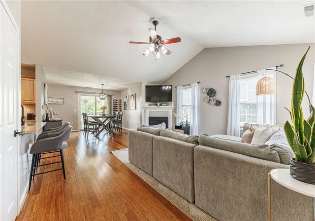 Photo 4 of Sale Pending at 26 Cloister Ln, Webster, NY 14580 | MLS# R1703928 | Listing updated on 2026-08-11