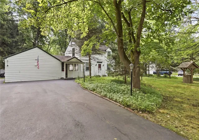 Photo 4 of Sale Pending at 206 Bastian Rd, Rochester, NY 14623 | MLS# R1704423 | Listing updated on 2026-09-02