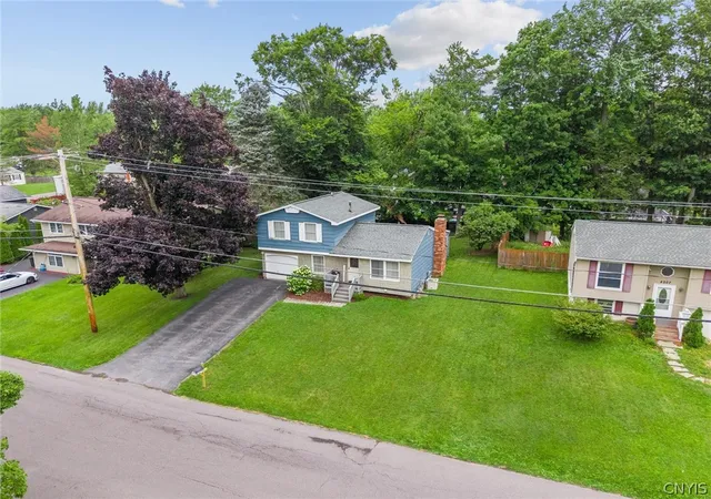 Photo 4 of Sale Pending at 4203 Orion Path, Liverpool, NY 13090 | MLS# S1704391 | Listing updated on 2026-08-10