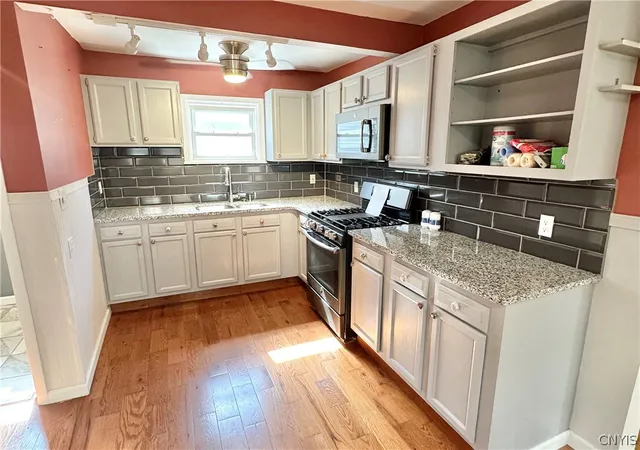 Photo 3 of Sale Pending at 258 Seymour St, Auburn, NY 13021 | MLS# S1704827 | Listing updated on 2026-09-14