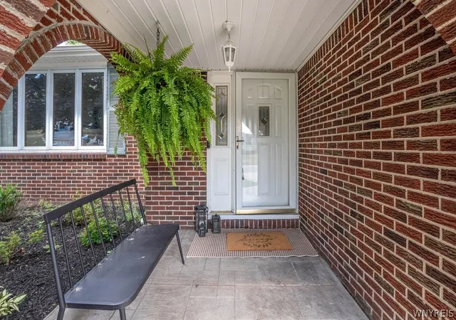 Photo 4 of Sale Pending at 74 S Transit Hl Dr, Depew, NY 14043 | MLS# B1704364 | Listing updated on 2026-08-08