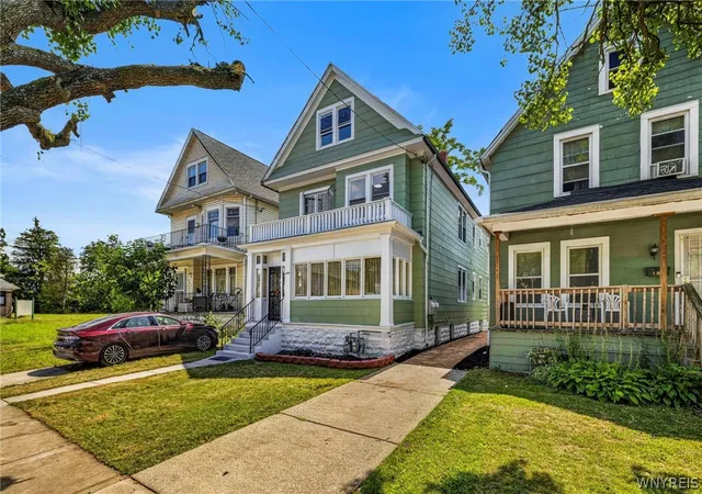 Photo 2 of Sale Pending at 185 Wakefield Ave, Buffalo, NY 14214 | MLS# B1704893 | Listing updated on 2026-09-02