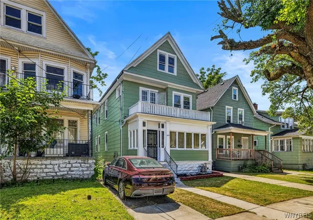 Photo 3 of Sale Pending at 185 Wakefield Ave, Buffalo, NY 14214 | MLS# B1704893 | Listing updated on 2026-09-02
