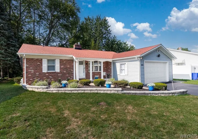 Photo 2 of Sale Pending at 855 Oxbow Ln, Lewiston, NY 14092 | MLS# B1703413 | Listing updated on 2026-08-12