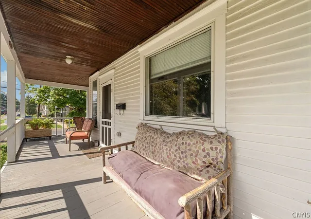 Photo 3 of Sale Pending at 301 N Main St, Minoa, NY 13116 | MLS# S1704394 | Listing updated on 2026-08-27