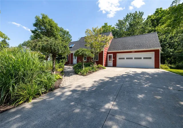 Photo 2 of Sale Pending at 1249 Imperial Dr, Webster, NY 14580 | MLS# R1700795 | Listing updated on 2026-09-14