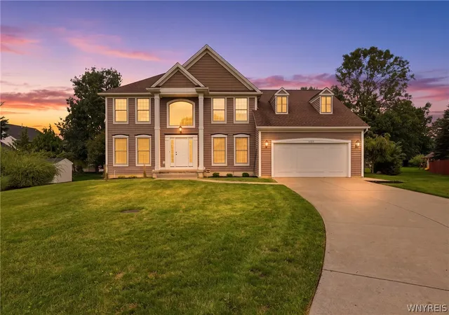 Photo 2 of Single family home for sale at 8304 Silver Fox Ct, Buffalo, NY 14221 | MLS# B1704293 | Listing updated on 2026-08-11