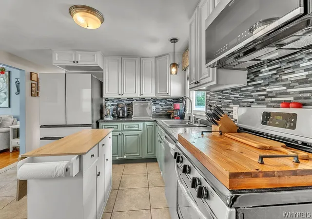 Photo 4 of Sale Pending at 60 Park Ave, Depew, NY 14043 | MLS# B1704766 | Listing updated on 2026-08-18