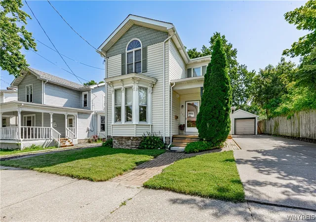 Photo 3 of Sale Pending at 139 Cottage St, Lockport, NY 14094 | MLS# B1704765 | Listing updated on 2026-08-17