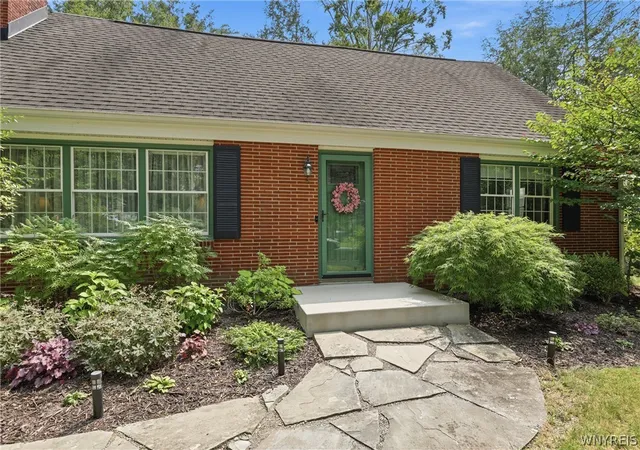 Photo 3 of Sale Pending at 77 South Ln, Orchard Park, NY 14127 | MLS# B1704745 | Listing updated on 2026-08-13
