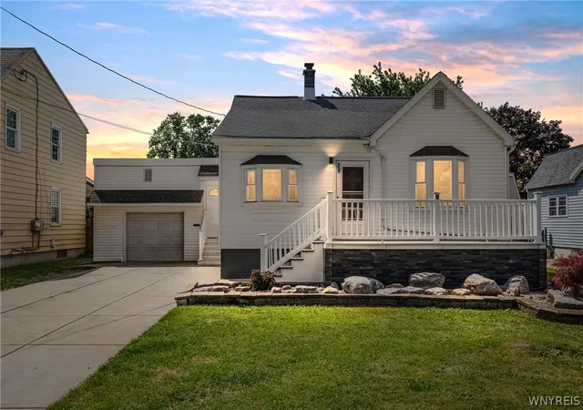 Photo 2 of Sale Pending at 29 Lenox St, Buffalo, NY 14224 | MLS# B1704887 | Listing updated on 2026-08-25