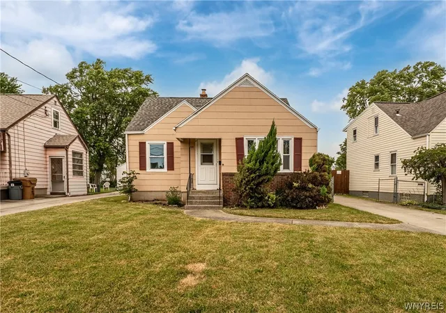 Photo 2 of Sale Pending at 124 Park Edge Dr, Buffalo, NY 14225 | MLS# B1704088 | Listing updated on 2026-09-09