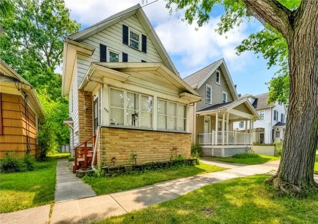 Photo 3 of Single family home for sale at 209 Curtis St, Rochester, NY 14606 | MLS# R1699263 | Listing updated on 2026-08-18