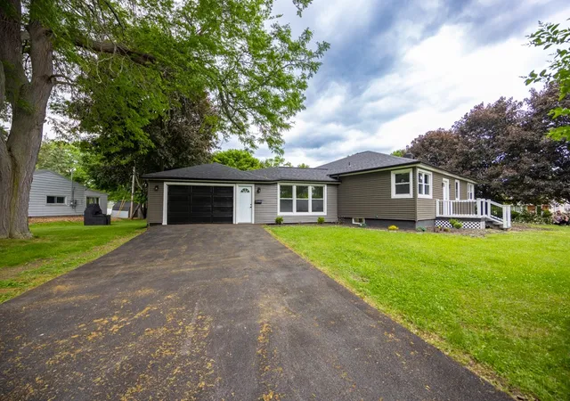 Photo 3 of Sale Pending at 1171 Beach Ave, Rochester, NY 14612 | MLS# R1704964 | Listing updated on 2026-08-11