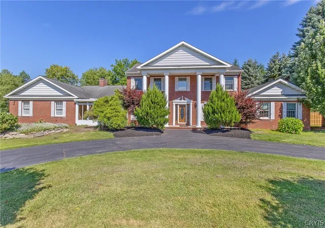 Photo 1 of Sale Pending at 124 Coachmans Whip, Baldwinsville, NY 13027 | MLS# S1699515 | Listing updated on 2026-09-08