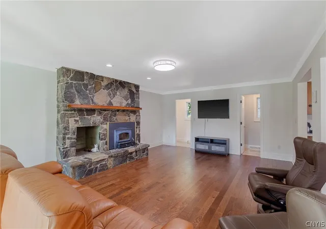 Photo 4 of Sale Pending at 124 Coachmans Whip, Baldwinsville, NY 13027 | MLS# S1699515 | Listing updated on 2026-09-08