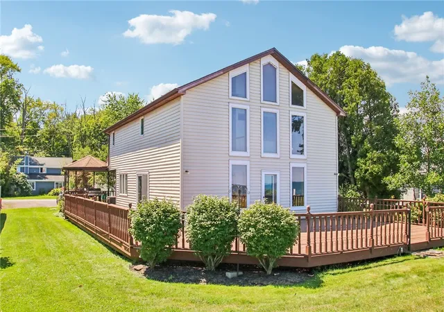 Photo 4 of Single family home for sale at 6620 Shore Acres Dr, Hilton, NY 14468 | MLS# R1698251 | Listing updated on 2026-09-14
