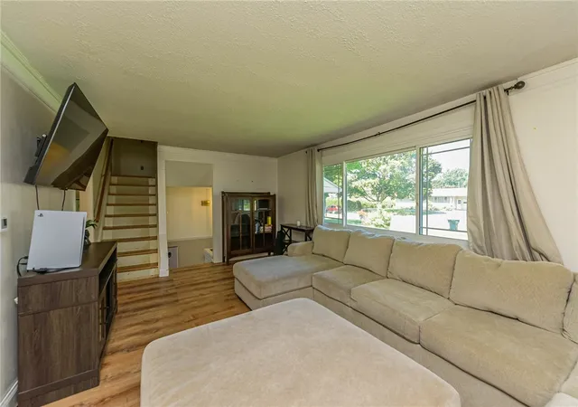 Photo 4 of Sale Pending at 35 Lee Cir Dr, Rochester, NY 14626 | MLS# R1704643 | Listing updated on 2026-08-20