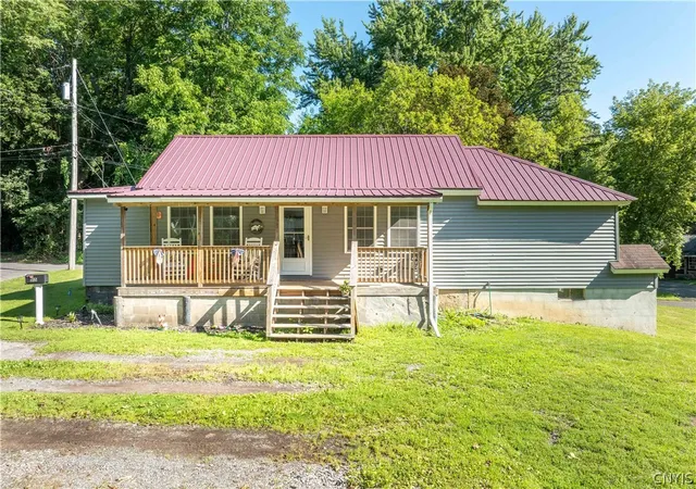 Photo 3 of Sale Pending at 315 N 8th Street, Fulton, NY 13069 | MLS# S1704681 | Listing updated on 2026-08-10