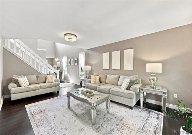 Listing Photo 4 - Condo for sale in building located at 5477 Vlg Station Cir, Buffalo, NY 14221