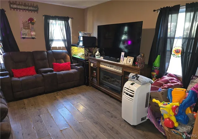 Photo 3 of Multi family home for sale at 81 Elizabeth St, Auburn, NY 13021 | MLS# S1704553 | Listing updated on 2026-09-08