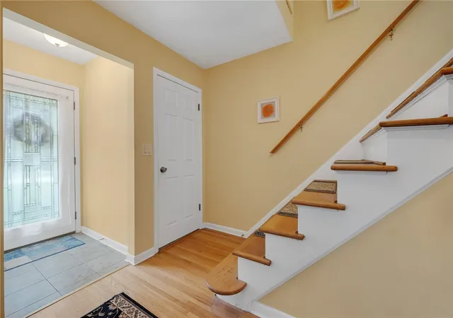 Photo 4 of Sale Pending at 196 Orchard Park Blvd, Rochester, NY 14609 | MLS# R1704233 | Listing updated on 2026-08-19