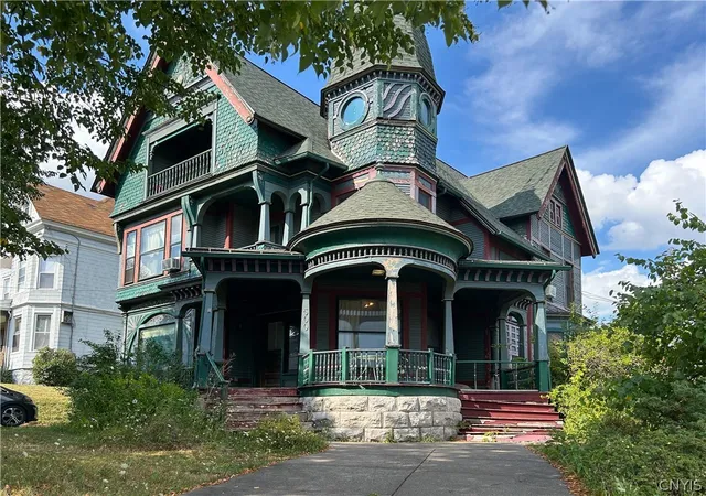Photo 1 of Sale Pending at 500 N Mcbride St, Syracuse, NY 13203 | MLS# S1704389 | Listing updated on 2026-08-21