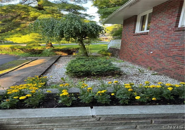 Photo 3 of Single family home for sale at 202 Windcrest Dr, Camillus, NY 13031 | MLS# S1705027 | Listing updated on 2026-08-06
