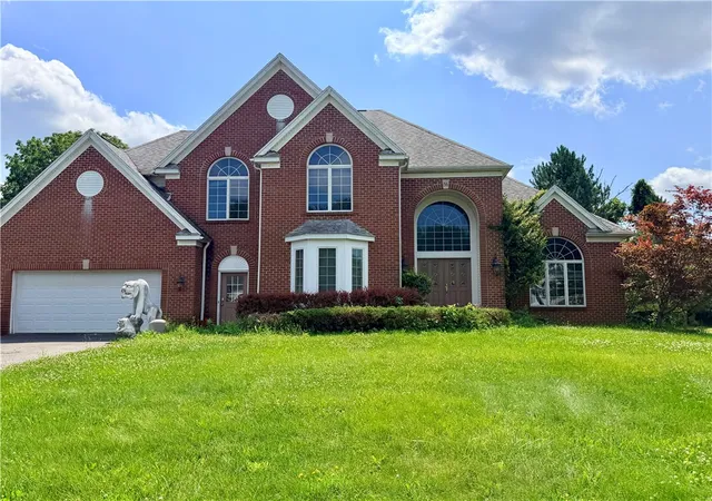 Photo 2 of Single family home for sale at 36 Orange Tree Cir, Rochester, NY 14624 | MLS# R1705017 | Listing updated on 2026-09-13