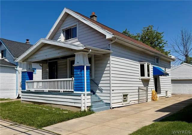 Photo 3 of Sale Pending at 121 Hagen St, Buffalo, NY 14211 | MLS# B1701991 | Listing updated on 2026-08-24