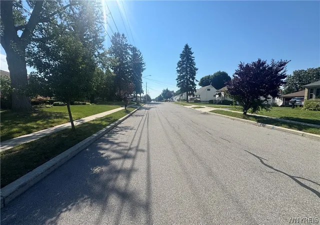 Photo 4 of Single family home for sale at 221 Evergreen Pl, Buffalo, NY 14225 | MLS# B1705033 | Listing updated on 2026-09-15