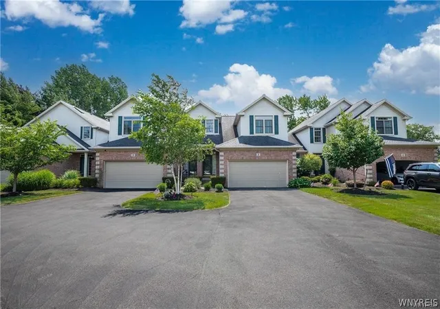 Photo 3 of Sale Pending at 3011 Cloverbank Rd #3, Hamburg, NY 14075 | MLS# B1704973 | Listing updated on 2026-08-16