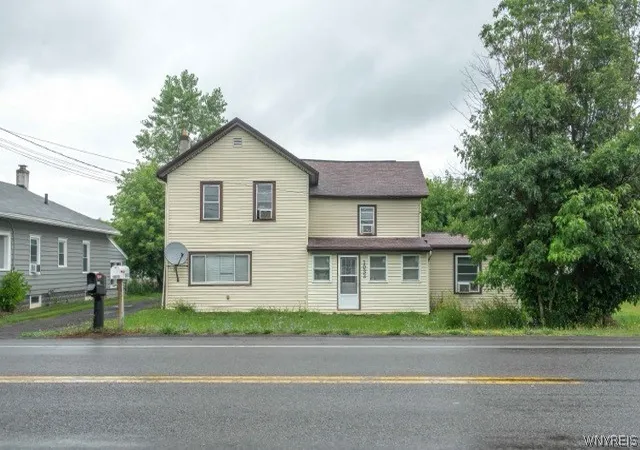 Photo 2 of Single family home for sale at 1032 State Fair Blvd, Syracuse, NY 13209 | MLS# B1705011 | Listing updated on 2026-09-02