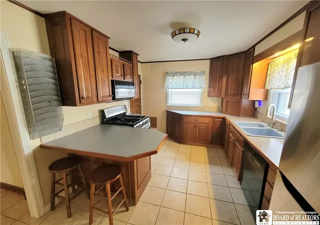 Photo 4 of Sale Pending at 466 Front St, Jamestown, NY 14701 | MLS# R1704810 | Listing updated on 2026-09-10