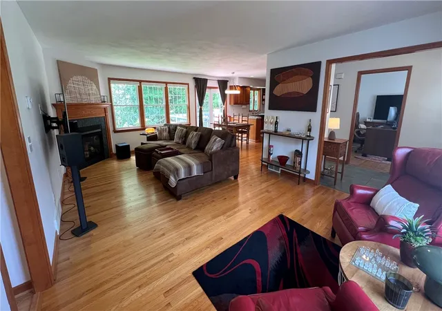 Photo 3 of Sale Pending at 5387 Anvil Dr, Camillus, NY 13031 | MLS# R1705084 | Listing updated on 2026-09-09