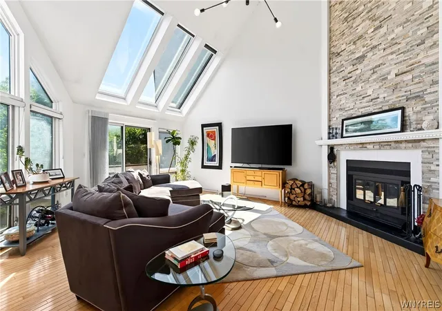 Listing Photo 5 - Condo for sale in building located at 15 Harbour Pointe, Buffalo, NY 14202
