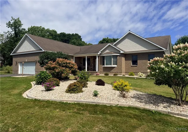Photo 2 of Sale Pending at 22 Stone Ridge Dr, Oswego, NY 13126 | MLS# S1701609 | Listing updated on 2026-08-11