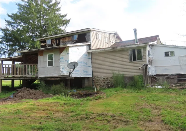Photo 4 of Single family home for sale at 3443 Lovers Ln, Clyde, NY 14433 | MLS# R1705127 | Listing updated on 2026-08-31